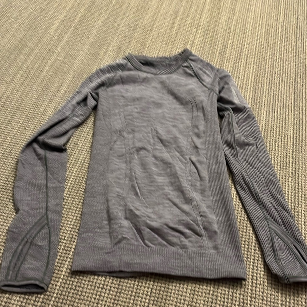 lululemon athletica Long Sleeve Seamless Top - Gray